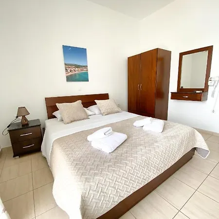 Acta'S Rooms Himare Exterior photo